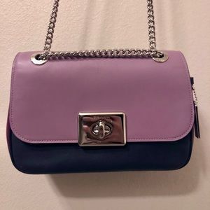 STYLISH LEATHER COACH PURSE